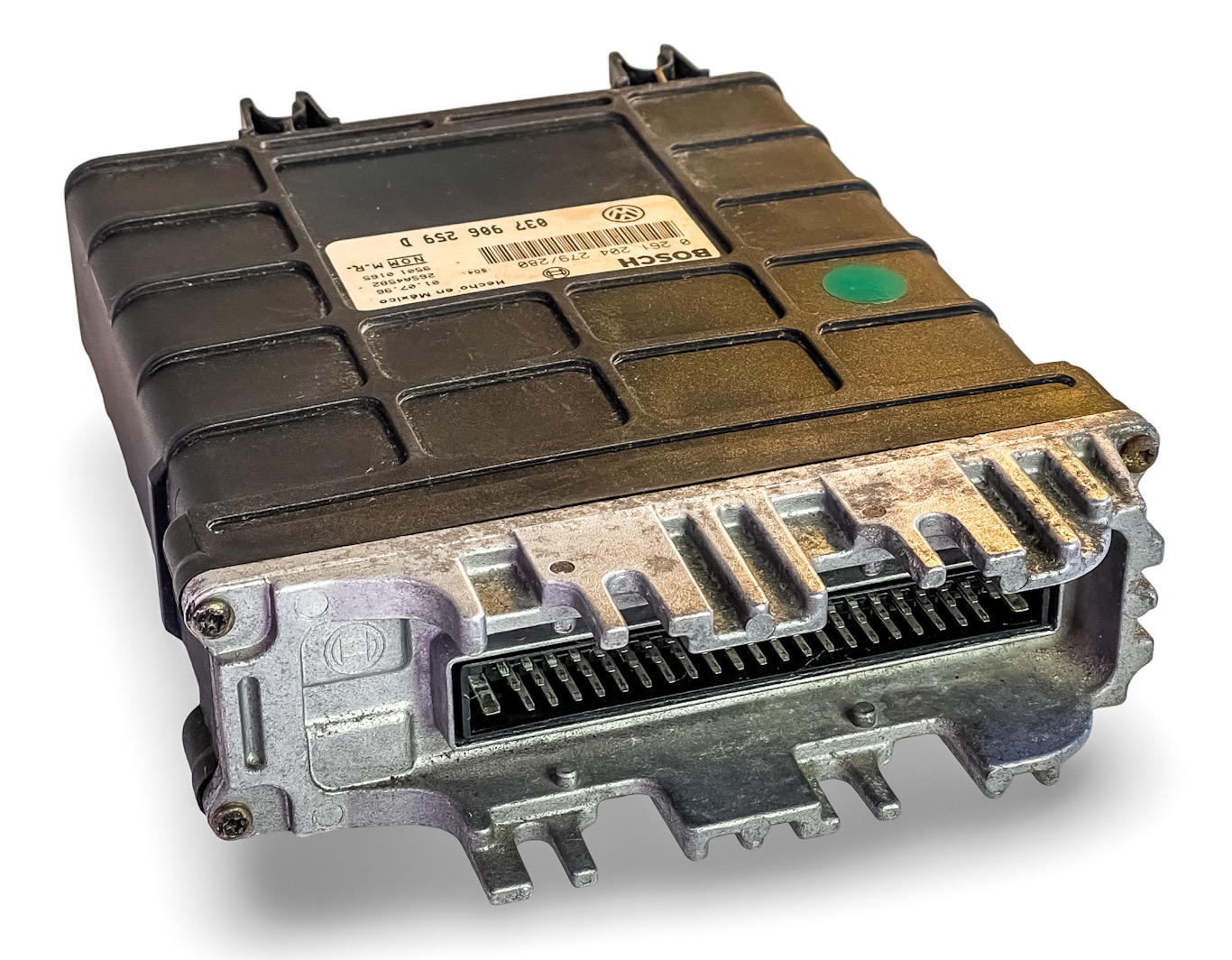 PRE OWNED GENUINE OEM GERMAN VOLKSWAGEN BOSCH PLUG & PLAY ECU ECM PCM BCM ENGINE CONTROL COMPUTER MODULE BRAIN BOX  |  1996-99 VW 2.0 L - 4 CYLINDER GOLF / GTI / JETTA 037906259D 0261204279/280