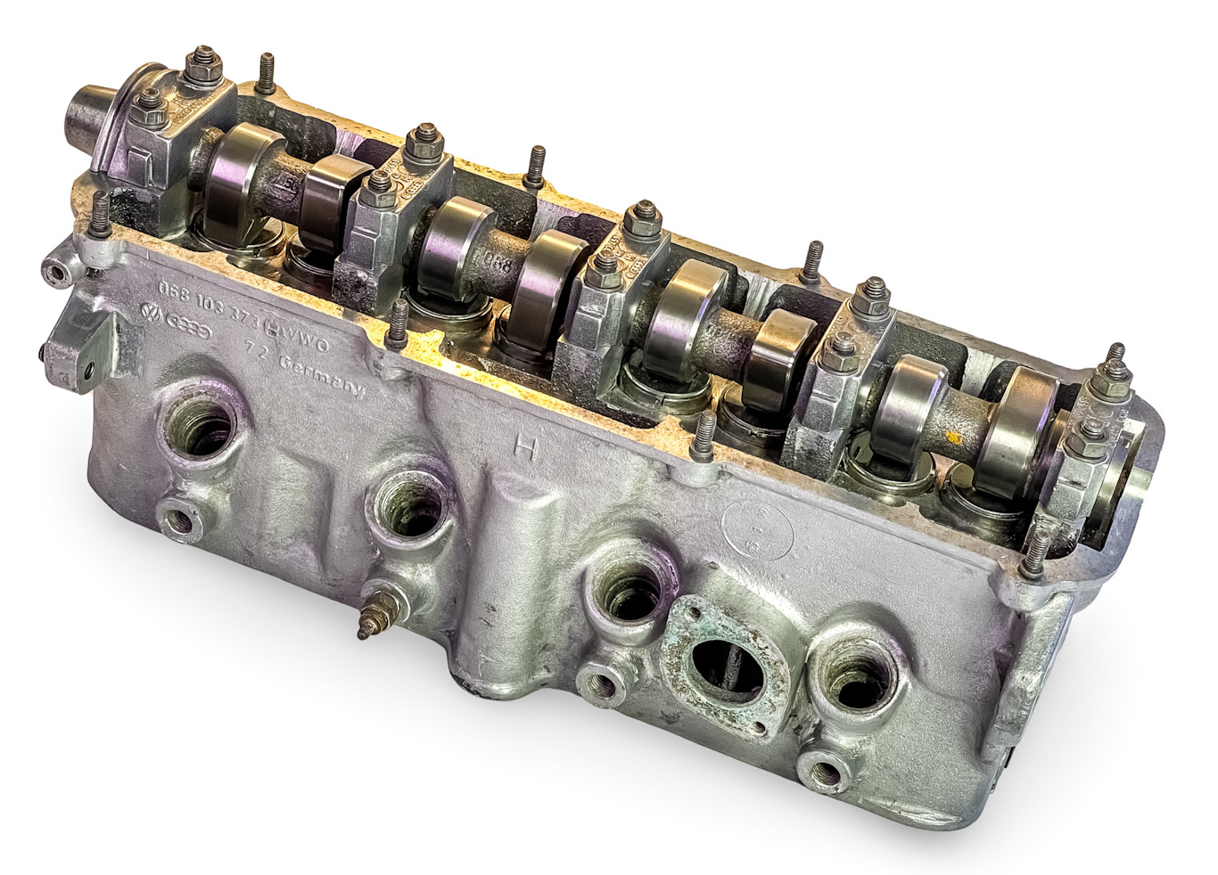 PRE OWNED GENUINE OEM GERMAN VOLKSWAGEN TURBO DIESEL CYLINDER HEAD - 1979-83 1.6 LTR / 4 CYLINDER / 8 VALVE / SOHC w/ HYDRAULIC LIFTERS / .625 OIL RETURN HOLE 068103373B